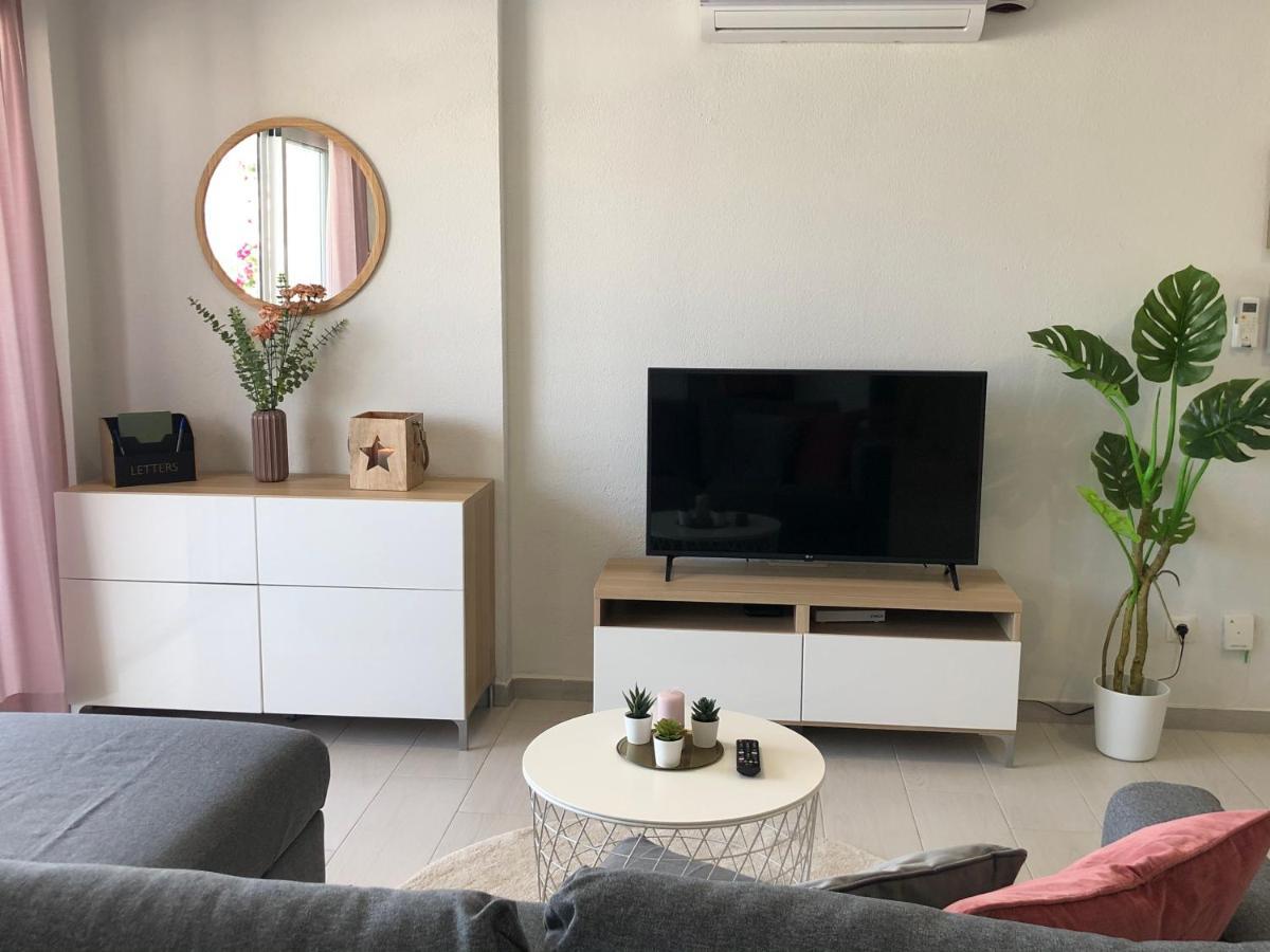 Victoria Luxury Beachfront Apartment In Benalmadena Costa المظهر الخارجي الصورة