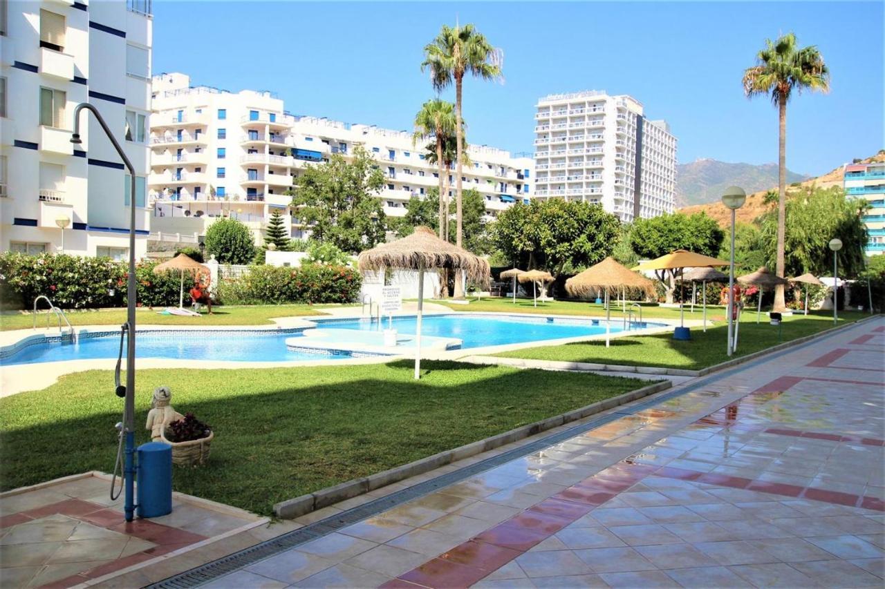 Victoria Luxury Beachfront Apartment In Benalmadena Costa المظهر الخارجي الصورة