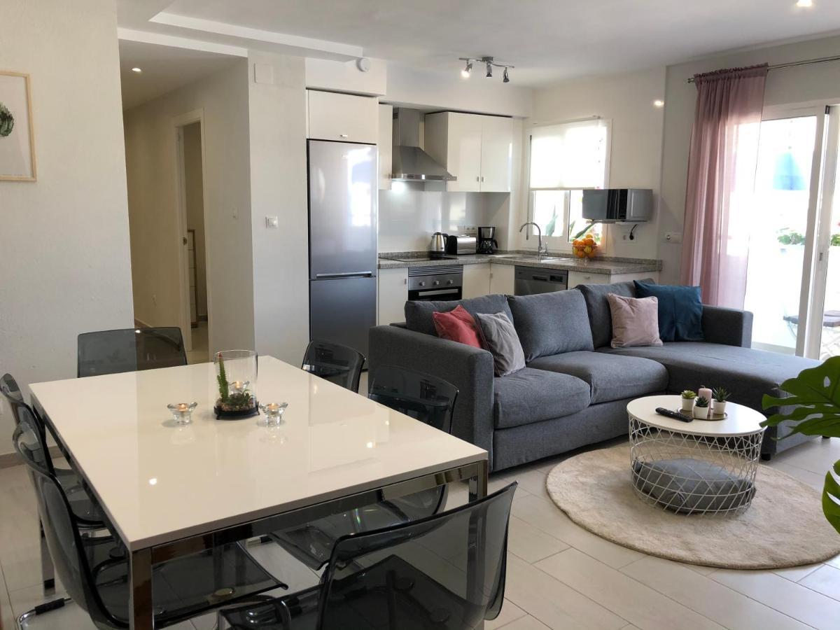 Victoria Luxury Beachfront Apartment In Benalmadena Costa المظهر الخارجي الصورة