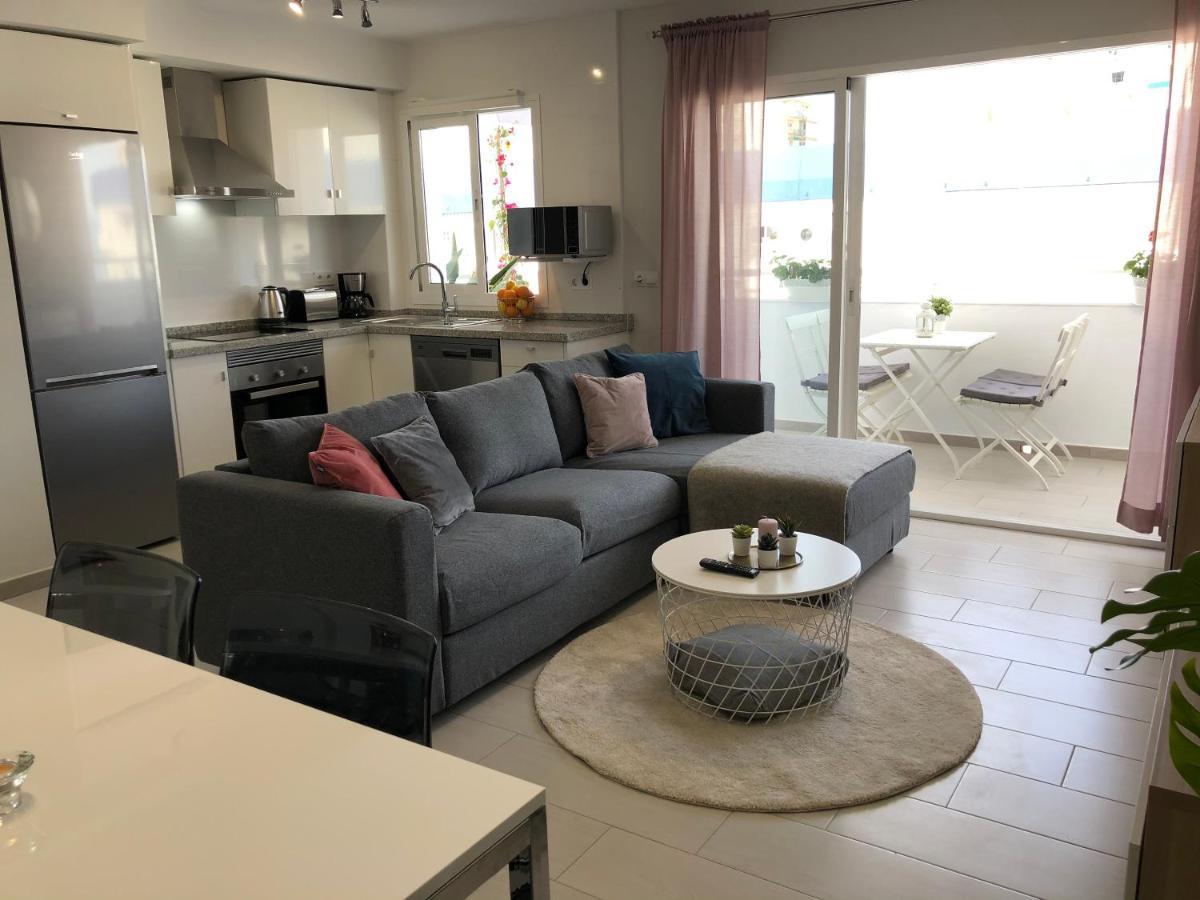 Victoria Luxury Beachfront Apartment In Benalmadena Costa المظهر الخارجي الصورة
