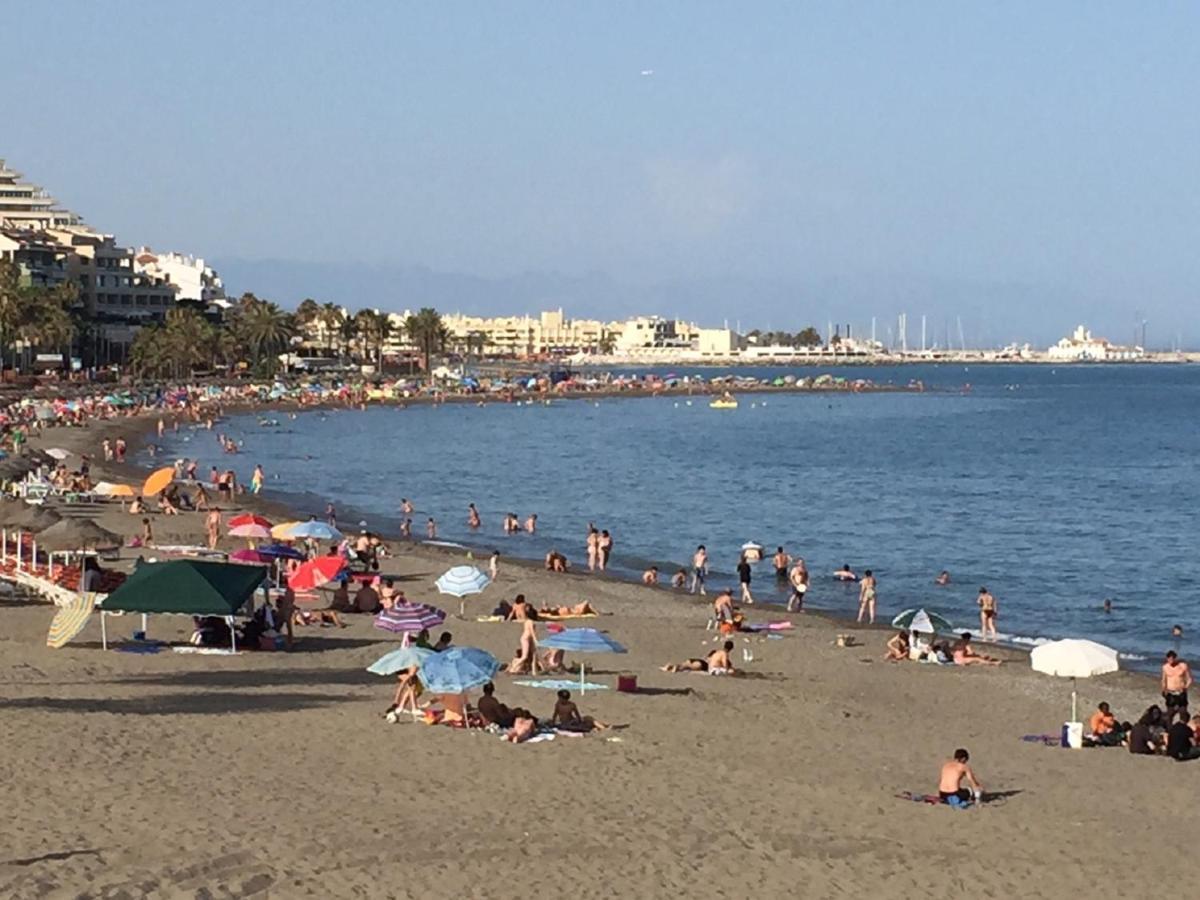Victoria Luxury Beachfront Apartment In Benalmadena Costa المظهر الخارجي الصورة