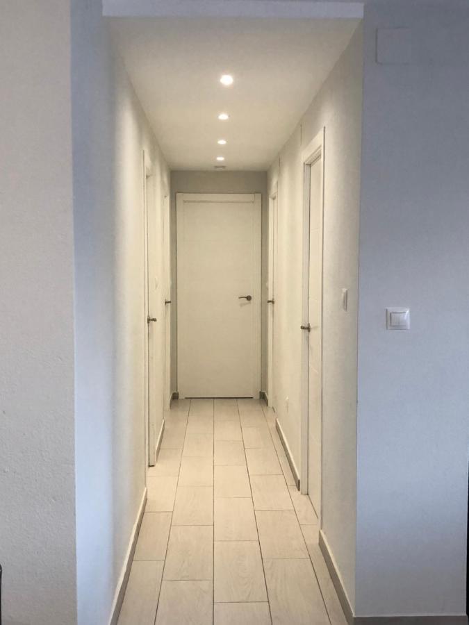 Victoria Luxury Beachfront Apartment In Benalmadena Costa المظهر الخارجي الصورة