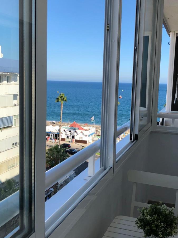 Victoria Luxury Beachfront Apartment In Benalmadena Costa المظهر الخارجي الصورة