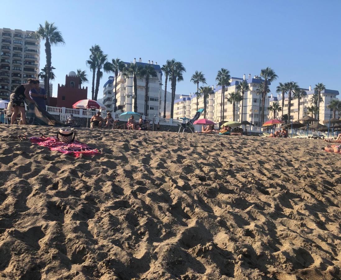 Victoria Luxury Beachfront Apartment In Benalmadena Costa المظهر الخارجي الصورة
